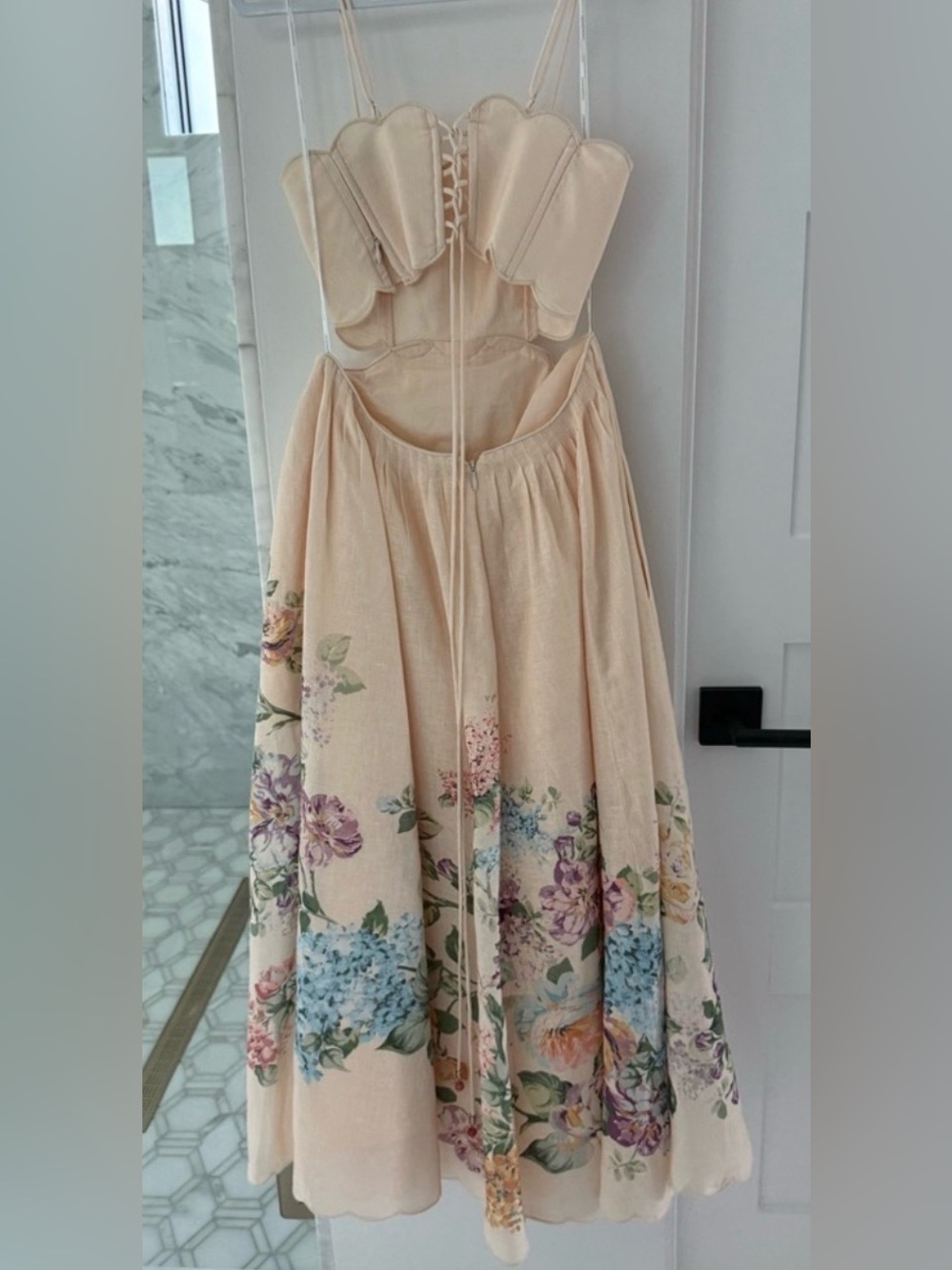 Women's Cream Floral Midi Dress - Elegant Scalloped Hem - Picture 3 of 4